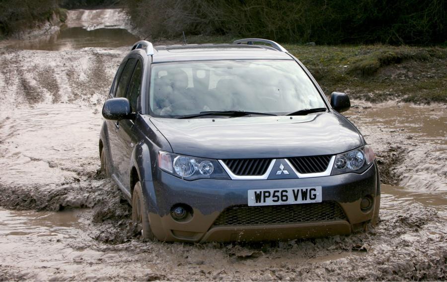  Mitsubishi Outlander 2005 года  (фото 27 из 77)